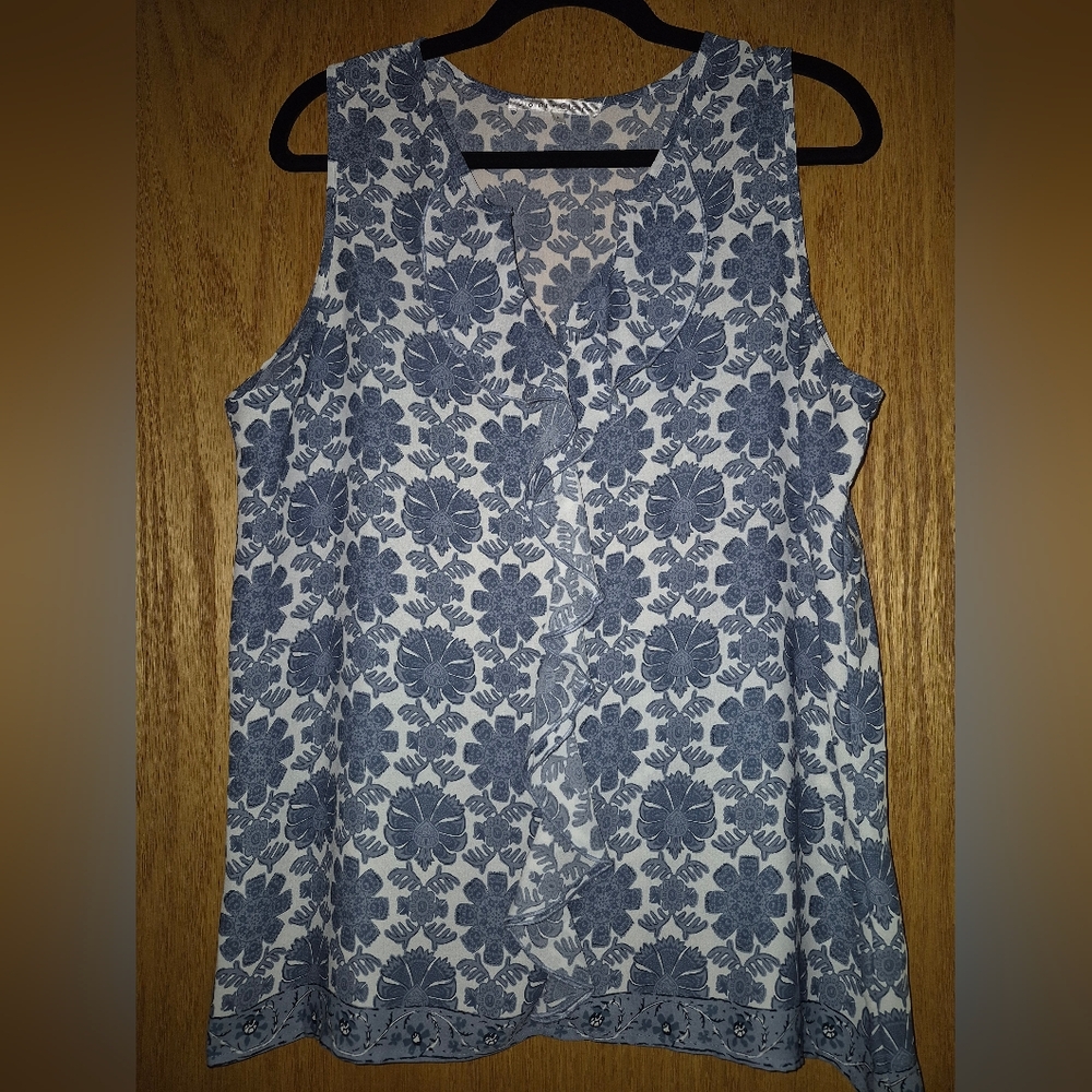 Floral Sleeveless Top (L) - Blue and White With Center Ruffle Detail